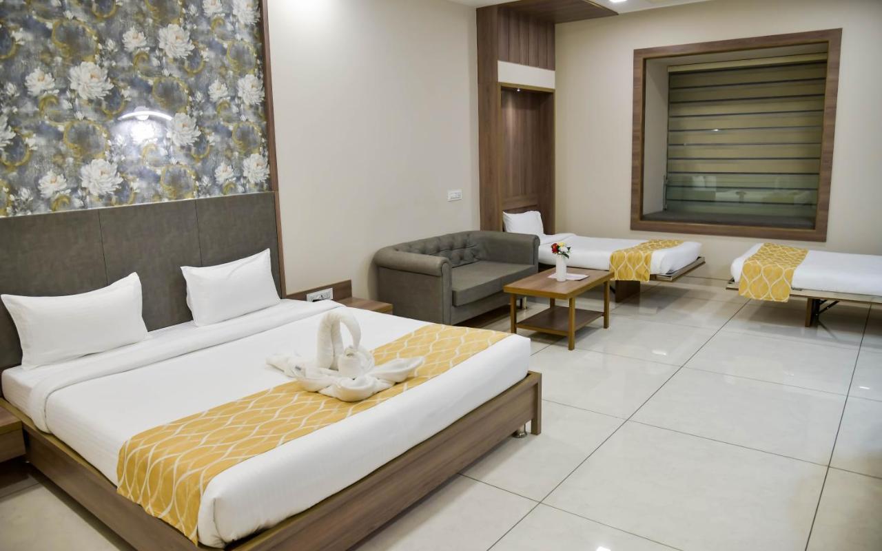 Shree Ganga Smb Hotels Ujjain Luaran gambar